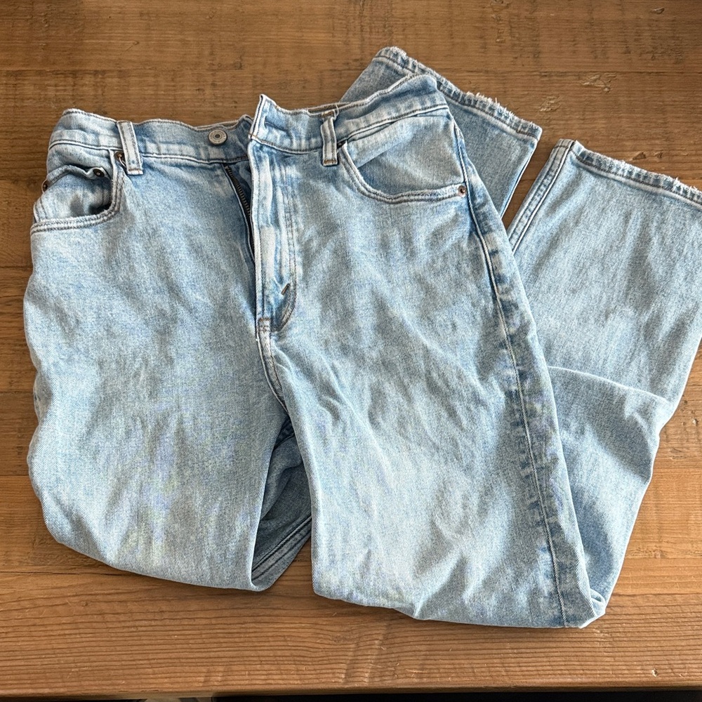ABERCROMBIE & FITCH Ankle Straight Ultra High Rise Jean